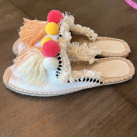 POM & Tassels flat Espadrille NEW Size 8 - Picture 3 of 5